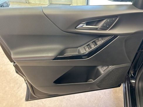 Used 2025 Chevrolet Equinox RS w/ Convenience Package III image 12