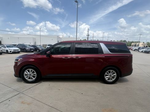 Used 2024 Kia Carnival LX FWD image 5