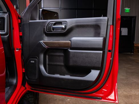 Used 2019 Chevrolet Silverado 1500 LT Trail Boss image 37