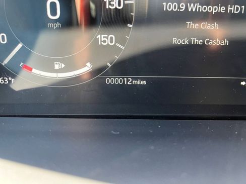 New 2025 Land Rover Discovery Dynamic SE image 18