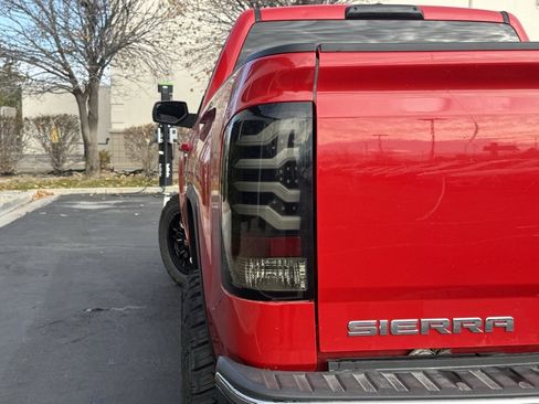 Used 2018 GMC Sierra 1500 SLE image 33