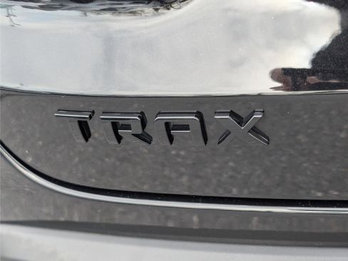 Used 2024 Chevrolet Trax RS w/ Sunroof Package image 9