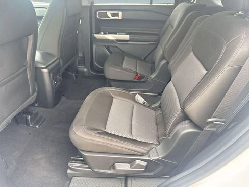 Used 2023 Ford Explorer XLT AWD/4WD image 25