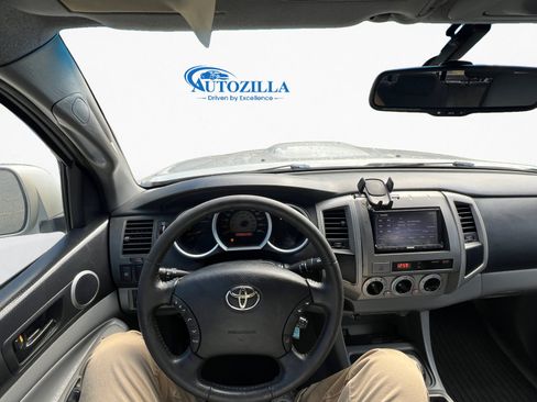 Used 2011 Toyota Tacoma PreRunner RWD image 9