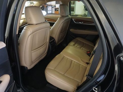 Used 2019 Cadillac XT5 Platinum AWD/4WD image 24