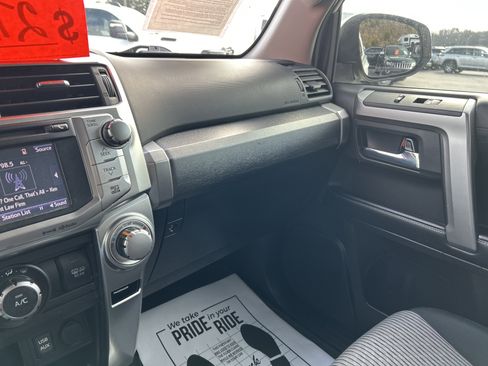 Used 2017 Toyota 4Runner SR5 image 27