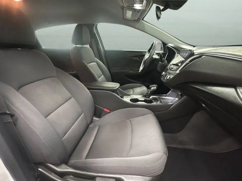 Used 2025 Chevrolet Malibu LT FWD image 23