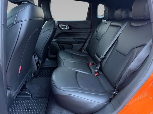 New 2026 Jeep Compass Trailhawk w/ Trailer Tow Group image 15