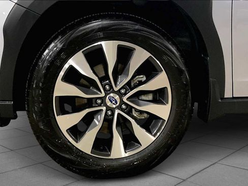 Certified 2025 Subaru Outback Limited image 11