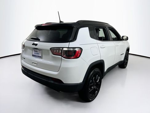 Used 2022 Jeep Compass Latitude w/ Convenience Group AWD/4WD image 5