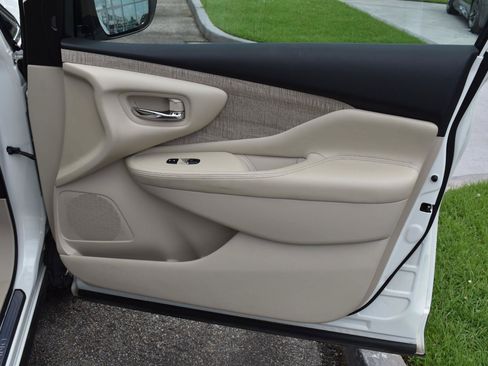 Used 2019 Nissan Murano SL w/ SL Technology Package FWD image 62