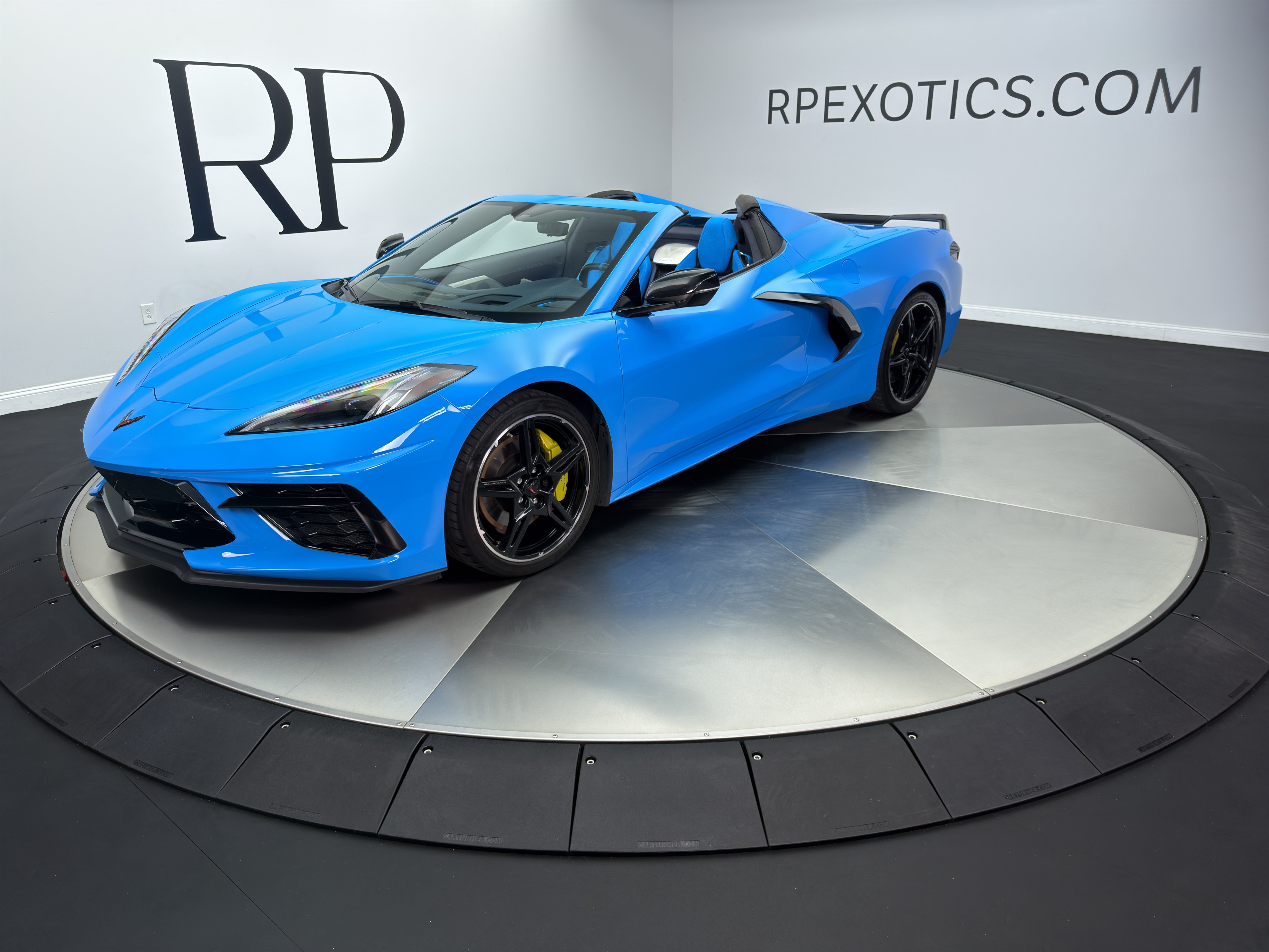 Used 2022 Chevrolet Corvette Stingray Premium Conv w/ Z51 Performance Package RWD image 1