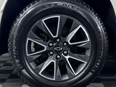 Used 2021 Chevrolet Suburban Z71 w/ Z71 Off-Road Package image 10