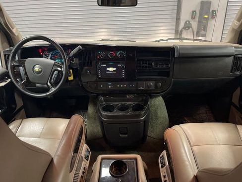 Used 2019 Chevrolet Express 2500 w/ Enhanced Convenience Package image 25