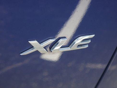 Used 2023 Toyota Corolla Cross XLE w/ Convenience Package FWD image 19
