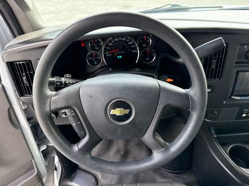 Used 2017 Chevrolet Express 3500 Work Van image 14