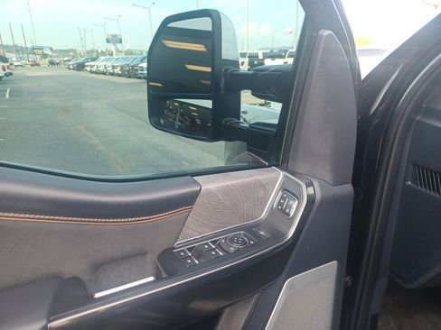 Used 2024 Ford F250 Platinum image 17