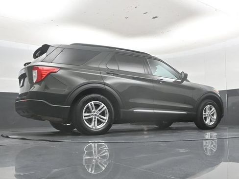 Used 2022 Ford Explorer XLT RWD image 52