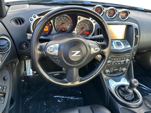 Used 2014 Nissan 370Z Touring w/ Sport Package image 16