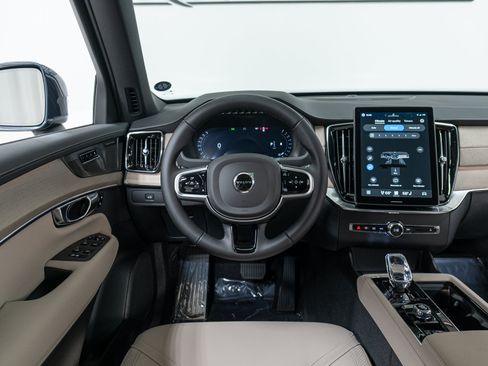 New 2026 Volvo XC90 B5 Plus w/ Protection Package AWD/4WD image 17