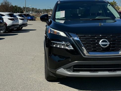 Used 2023 Nissan Rogue SV w/ SV Premium B Package image 29