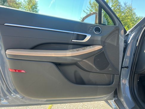 Used 2024 Hyundai Sonata Limited FWD image 15