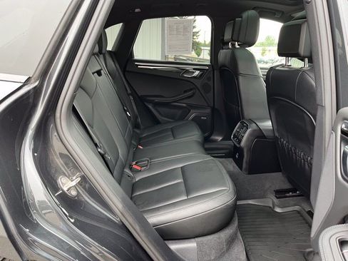 Used 2023 Porsche Macan w/ Premium Package Plus AWD/4WD image 29