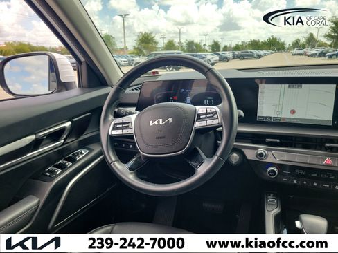 Certified 2024 Kia Telluride S w/ S Sunroof Package FWD image 21