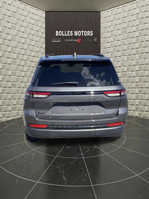 Certified 2024 Jeep Grand Cherokee Altitude AWD/4WD image 9
