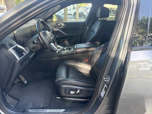 Used 2025 BMW X6 xDrive40i w/ Climate Comfort Package image 13
