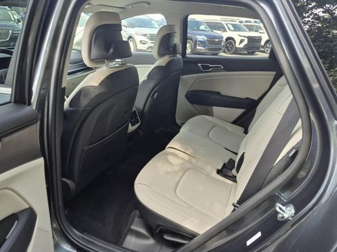 Used 2025 Kia Sportage EX FWD image 12