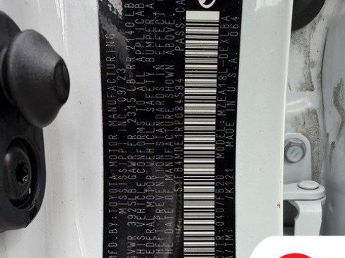 Used 2024 Toyota Corolla LE image 28