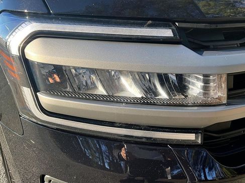 Used 2023 Ford Expedition Max XLT image 27