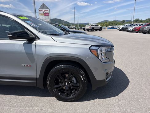 Used 2023 GMC Terrain AT4 AWD/4WD image 4