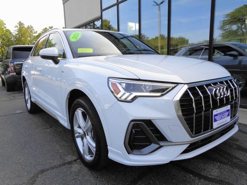 Used 2024 Audi Q3 2.0T Premium image 3