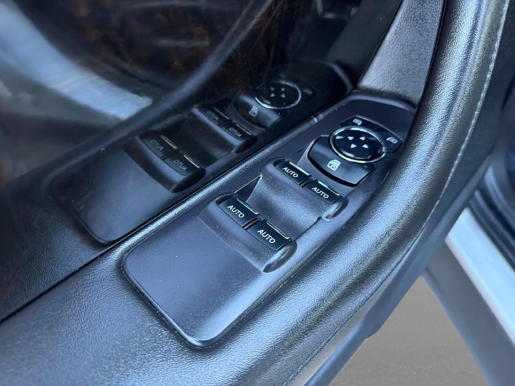 Used 2014 Lincoln MKS w/ Equipment Group 101A FWD image 19