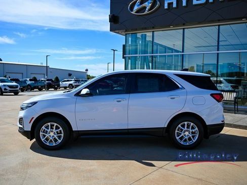 Used 2023 Chevrolet Equinox LT w/ LPO, Floor Liner Package image 2