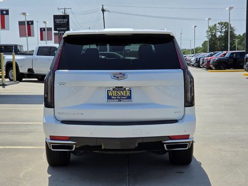 Used 2023 Cadillac Escalade Premium Luxury w/ LPO, Floor Liner Package AWD/4WD image 6