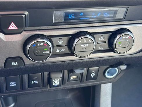 Used 2021 Toyota Tacoma TRD Off-Road w/ Technology Package image 19