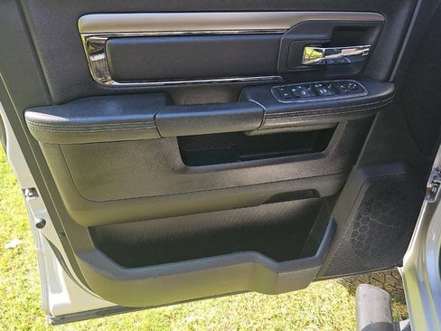 Used 2018 RAM 2500 Big Horn w/ Sport Appearance Group AWD/4WD image 11