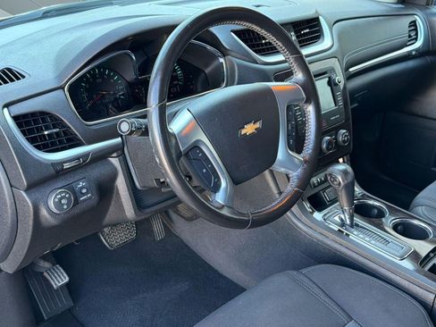 Used 2016 Chevrolet Traverse LT FWD image 4