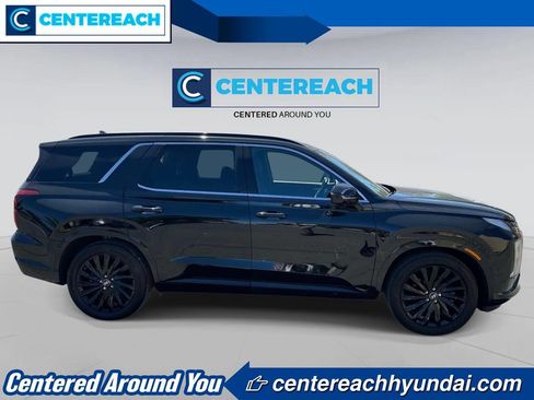 Used 2025 Hyundai Palisade Calligraphy AWD/4WD image 3