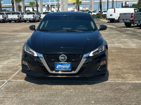 Used 2021 Nissan Altima 2.5 SV w/ SV Premium Package AWD/4WD image 2