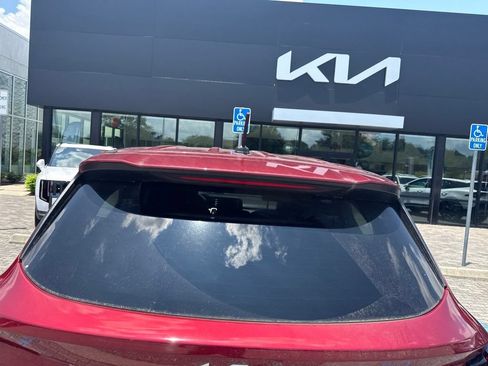 Used 2023 Kia Sorento LX FWD image 10