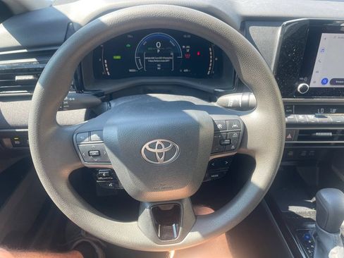 Used 2025 Toyota Camry LE FWD image 14