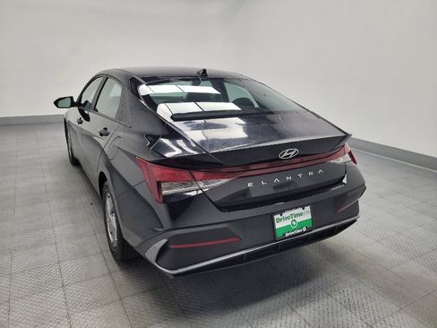 Used 2024 Hyundai Elantra SE FWD image 6