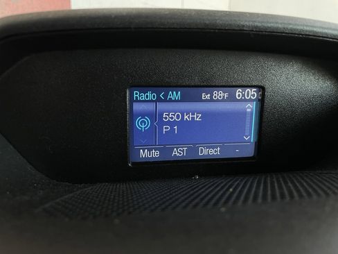 Used 2016 Ford Transit 150 XLT image 38