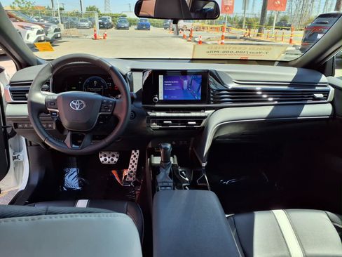 Certified 2025 Toyota Camry SE FWD image 13