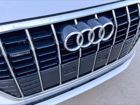 Certified 2025 Audi Q3 2.0T Premium w/ Convenience Package image 28