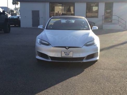 Used 2017 Tesla Model S 60 image 2
